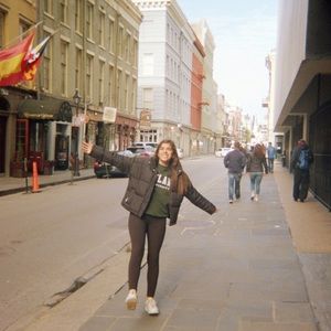 Meet your Posher, Lauren